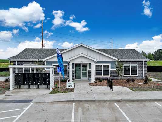 Hawthorne Pointe property